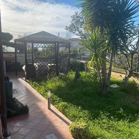 Casale Ristrutturato 3 Km Tropea Апартаменты Санта-Доменика